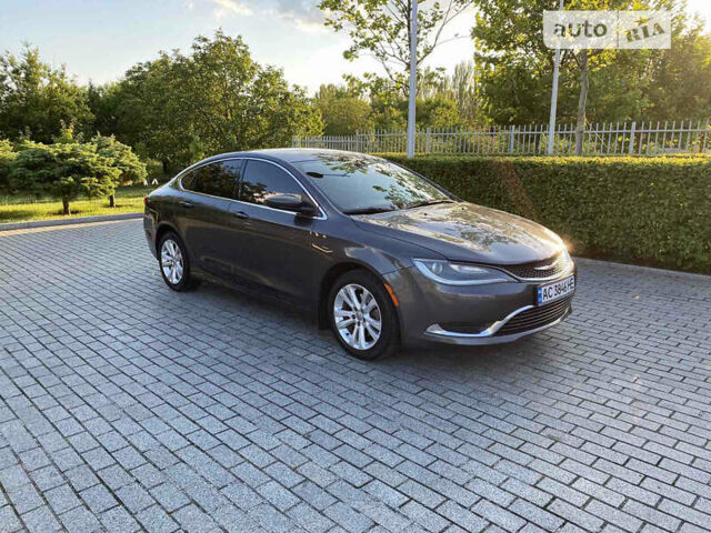 Серый Крайслер 200, объемом двигателя 2.4 л и пробегом 190 тыс. км за 10000 $, фото 1 на Automoto.ua