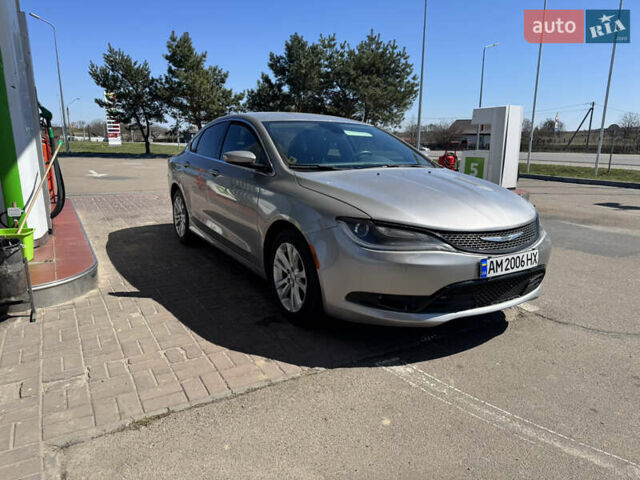 Серый Крайслер 200, объемом двигателя 2.36 л и пробегом 58 тыс. км за 12800 $, фото 1 на Automoto.ua