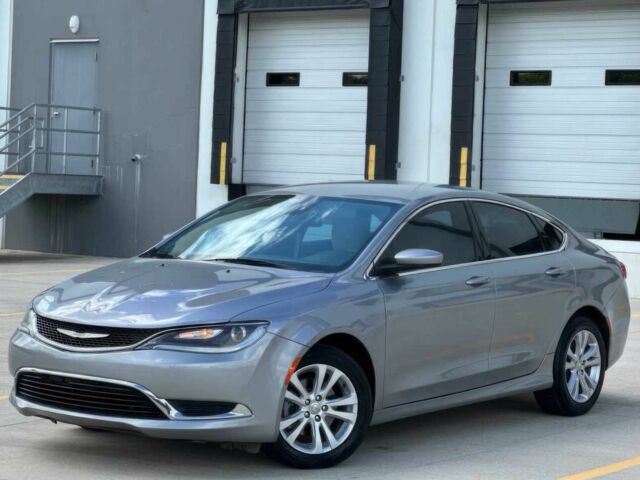 Серый Крайслер 200, объемом двигателя 2.4 л и пробегом 77 тыс. км за 9350 $, фото 1 на Automoto.ua