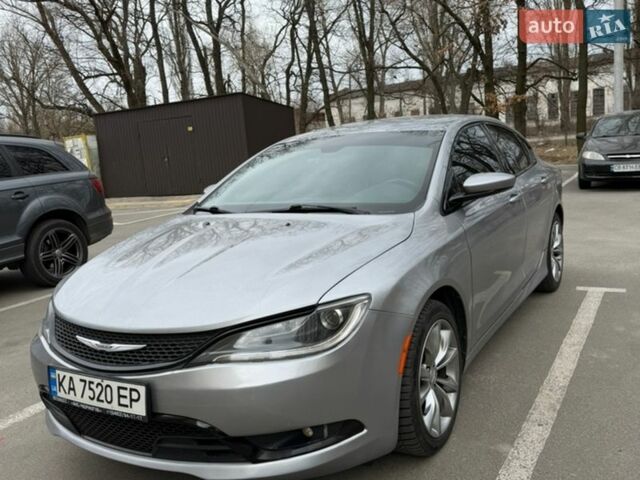 Серый Крайслер 200, объемом двигателя 2.36 л и пробегом 97 тыс. км за 10999 $, фото 1 на Automoto.ua