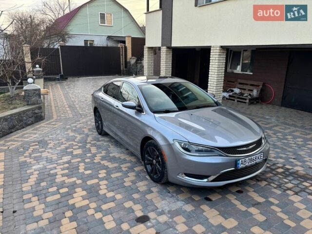 Серый Крайслер 200, объемом двигателя 2.36 л и пробегом 148 тыс. км за 10900 $, фото 1 на Automoto.ua