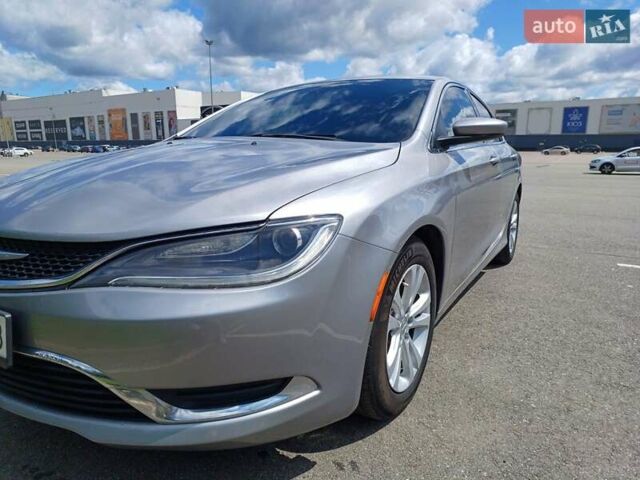 Крайслер 200 2016 в Киеве на Automoto.ua Серый Крайслер 200, объемом двигателя 2.36 л и пробегом 248 тыс. км за 10500 $, фото 1 на Automoto.ua