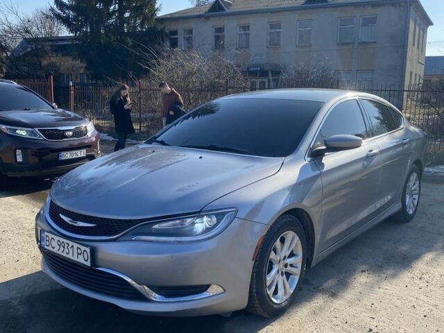 Серый Крайслер 200, объемом двигателя 2.4 л и пробегом 290 тыс. км за 9999 $, фото 1 на Automoto.ua