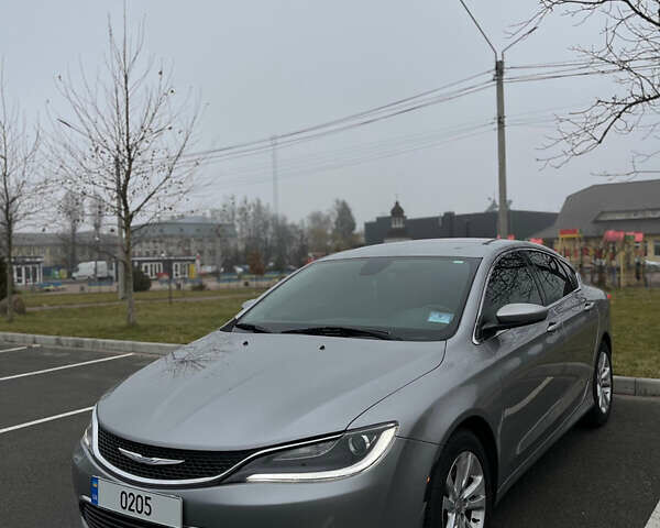 Сірий Крайслер 200, об'ємом двигуна 2.36 л та пробігом 224 тис. км за 7900 $, фото 1 на Automoto.ua