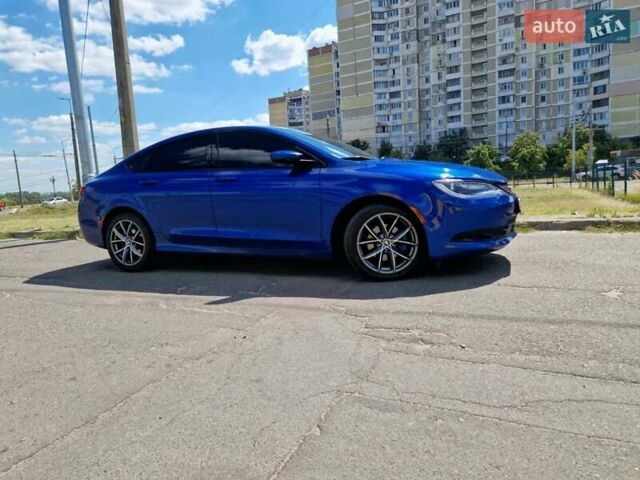 Синий Крайслер 200, объемом двигателя 2.4 л и пробегом 275 тыс. км за 9800 $, фото 1 на Automoto.ua