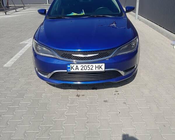 Синий Крайслер 200, объемом двигателя 2.36 л и пробегом 198 тыс. км за 8700 $, фото 1 на Automoto.ua