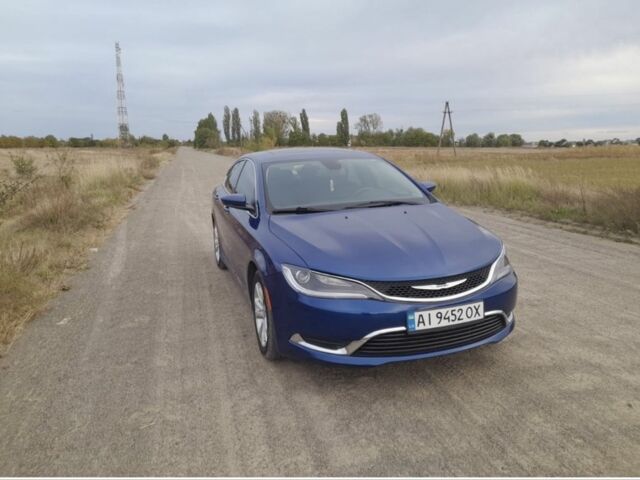 Синий Крайслер 200, объемом двигателя 2.4 л и пробегом 300 тыс. км за 7200 $, фото 1 на Automoto.ua