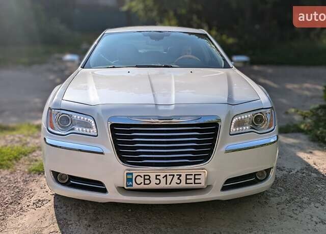 Білий Крайслер 300C, об'ємом двигуна 3.6 л та пробігом 140 тис. км за 10300 $, фото 1 на Automoto.ua