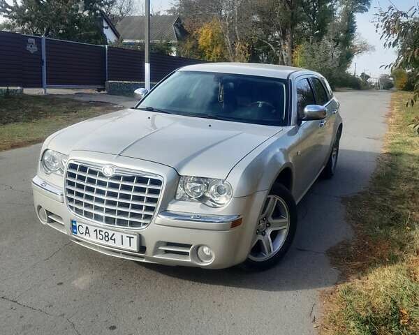 Бежевый Крайслер 300C, объемом двигателя 2.7 л и пробегом 222 тыс. км за 11900 $, фото 1 на Automoto.ua