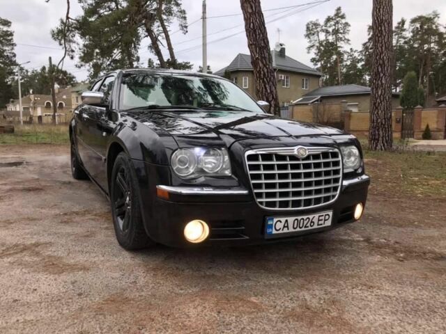 Черный Крайслер 300C, объемом двигателя 2.7 л и пробегом 329 тыс. км за 8500 $, фото 1 на Automoto.ua