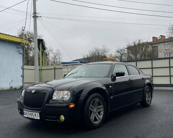 Черный Крайслер 300C, объемом двигателя 3.52 л и пробегом 277 тыс. км за 7000 $, фото 1 на Automoto.ua