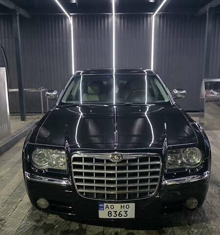 Черный Крайслер 300C, объемом двигателя 3.52 л и пробегом 220 тыс. км за 8800 $, фото 1 на Automoto.ua