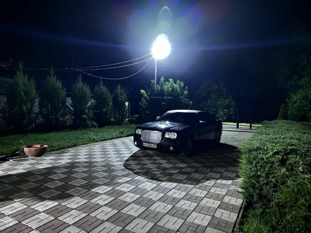 Чорний Крайслер 300C, об'ємом двигуна 2.7 л та пробігом 390 тис. км за 8283 $, фото 1 на Automoto.ua