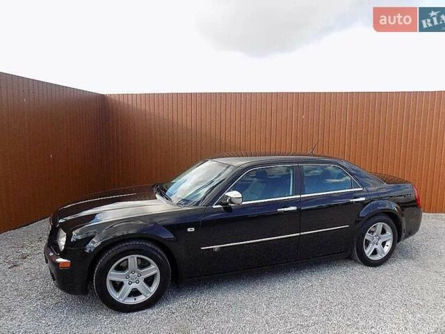 Черный Крайслер 300C, объемом двигателя 2.74 л и пробегом 25 тыс. км за 22000 $, фото 1 на Automoto.ua