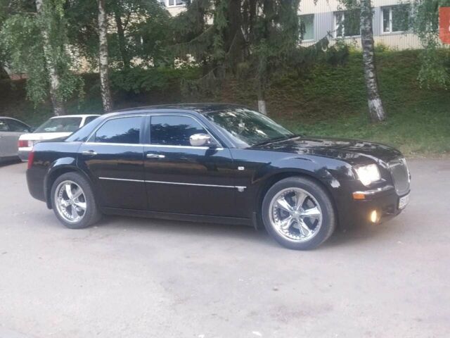 Черный Крайслер 300C, объемом двигателя 5.7 л и пробегом 99 тыс. км за 18450 $, фото 1 на Automoto.ua
