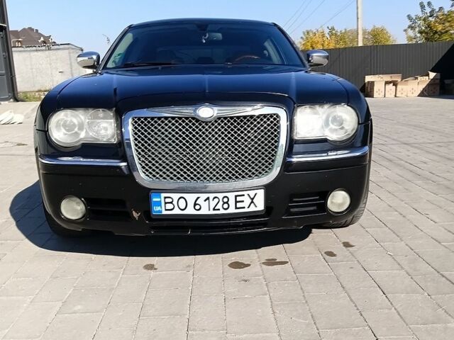 Черный Крайслер 300C, объемом двигателя 2.99 л и пробегом 436 тыс. км за 6800 $, фото 1 на Automoto.ua