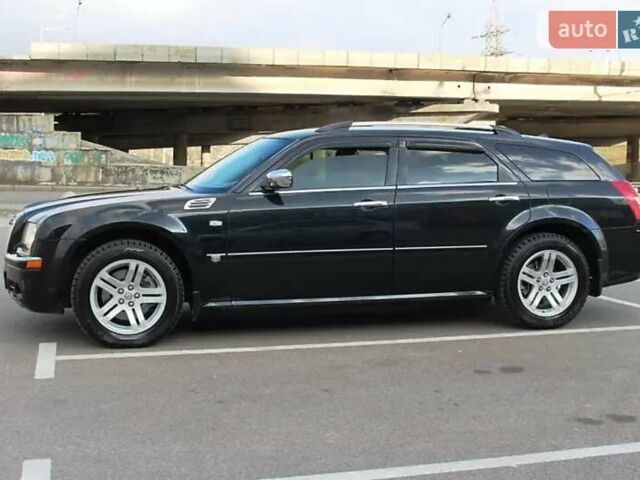 Черный Крайслер 300C, объемом двигателя 3.52 л и пробегом 295 тыс. км за 8500 $, фото 1 на Automoto.ua