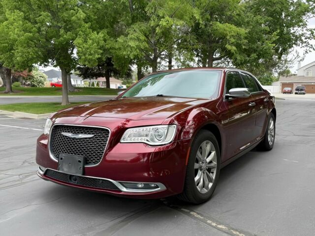 Червоний Крайслер 300C, об'ємом двигуна 3.6 л та пробігом 125 тис. км за 5500 $, фото 1 на Automoto.ua