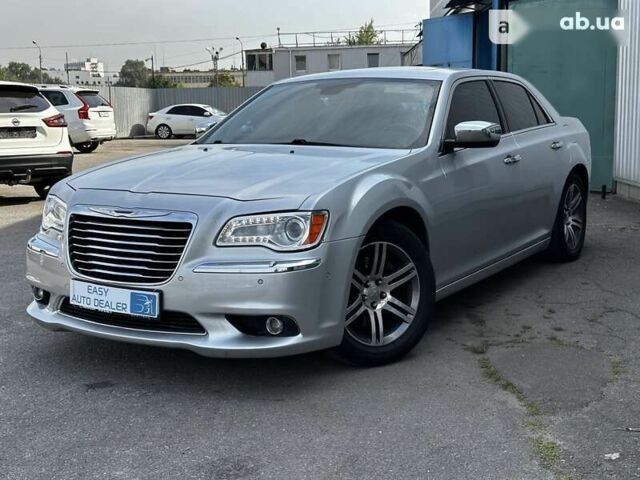 Крайслер 300C, объемом двигателя 3 л и пробегом 206 тыс. км за 13490 $, фото 1 на Automoto.ua