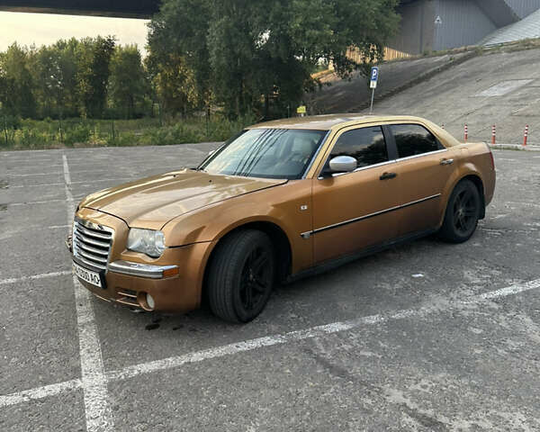 Крайслер 300C, объемом двигателя 2.7 л и пробегом 209 тыс. км за 4299 $, фото 1 на Automoto.ua