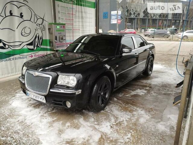 Крайслер 300C, объемом двигателя 2.74 л и пробегом 230 тыс. км за 8700 $, фото 1 на Automoto.ua