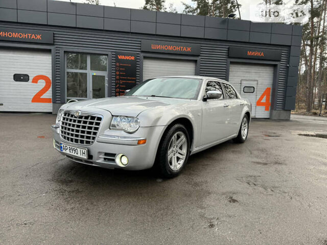 Крайслер 300C, объемом двигателя 3.5 л и пробегом 179 тыс. км за 7200 $, фото 1 на Automoto.ua