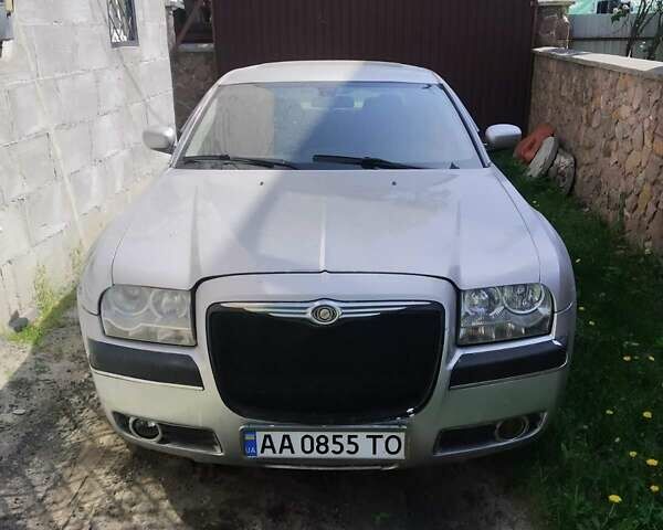 Сірий Крайслер 300C, об'ємом двигуна 3.5 л та пробігом 210 тис. км за 5100 $, фото 1 на Automoto.ua