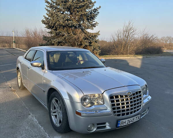 Серый Крайслер 300C, объемом двигателя 2.74 л и пробегом 296 тыс. км за 5900 $, фото 1 на Automoto.ua