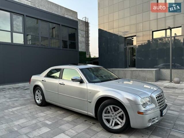Сірий Крайслер 300C, об'ємом двигуна 2.74 л та пробігом 267 тис. км за 6000 $, фото 1 на Automoto.ua