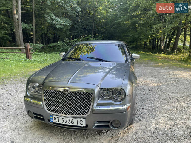 Сірий Крайслер 300C, об'ємом двигуна 3 л та пробігом 341 тис. км за 8500 $, фото 1 на Automoto.ua