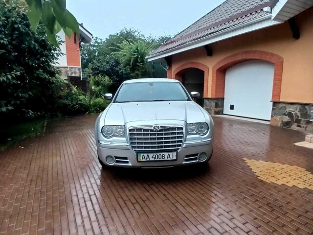Сірий Крайслер 300C, об'ємом двигуна 2.7 л та пробігом 219 тис. км за 7500 $, фото 1 на Automoto.ua