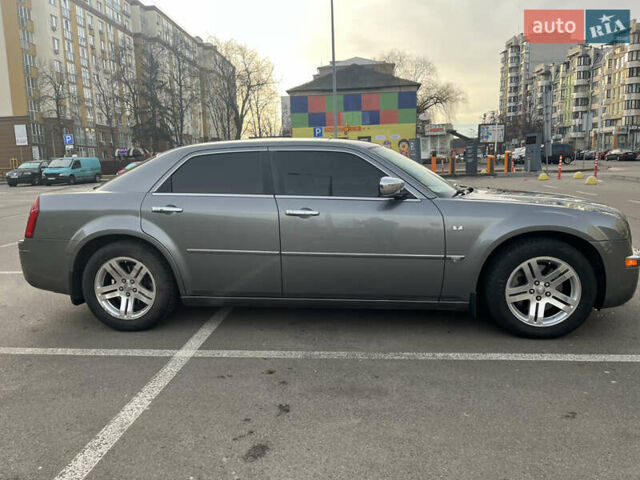Сірий Крайслер 300C, об'ємом двигуна 2.7 л та пробігом 120 тис. км за 6800 $, фото 1 на Automoto.ua