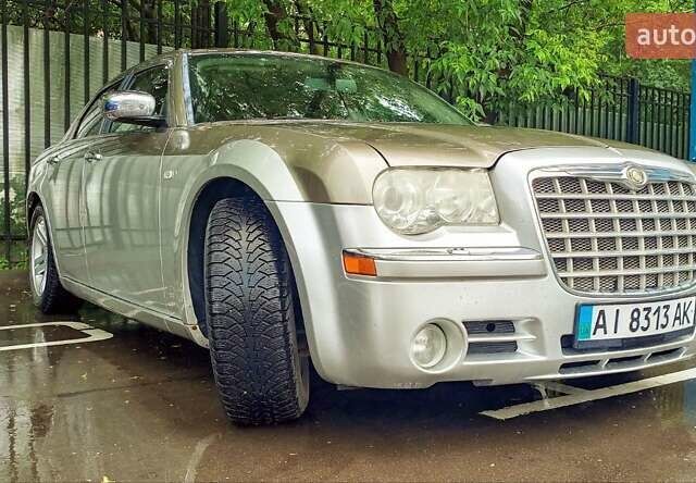 Сірий Крайслер 300C, об'ємом двигуна 2.7 л та пробігом 155 тис. км за 7999 $, фото 1 на Automoto.ua