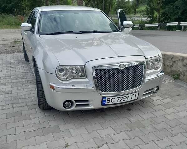 Серый Крайслер 300C, объемом двигателя 2.74 л и пробегом 139 тыс. км за 4900 $, фото 1 на Automoto.ua