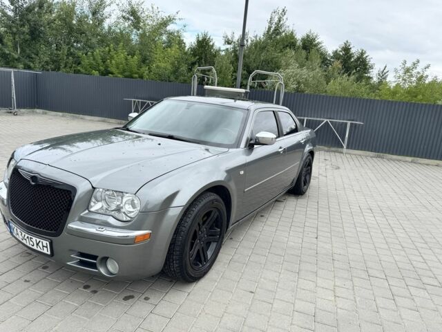 Серый Крайслер 300C, объемом двигателя 3 л и пробегом 280 тыс. км за 6500 $, фото 1 на Automoto.ua