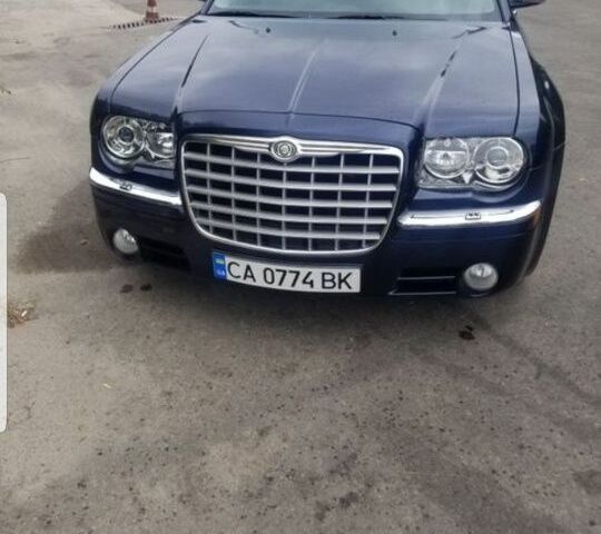 Синий Крайслер 300C, объемом двигателя 2.7 л и пробегом 150 тыс. км за 4740 $, фото 1 на Automoto.ua