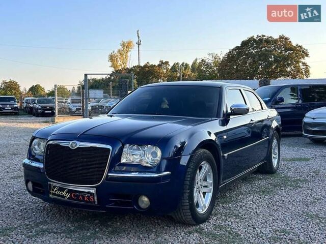 Синий Крайслер 300C, объемом двигателя 2.74 л и пробегом 220 тыс. км за 7600 $, фото 1 на Automoto.ua