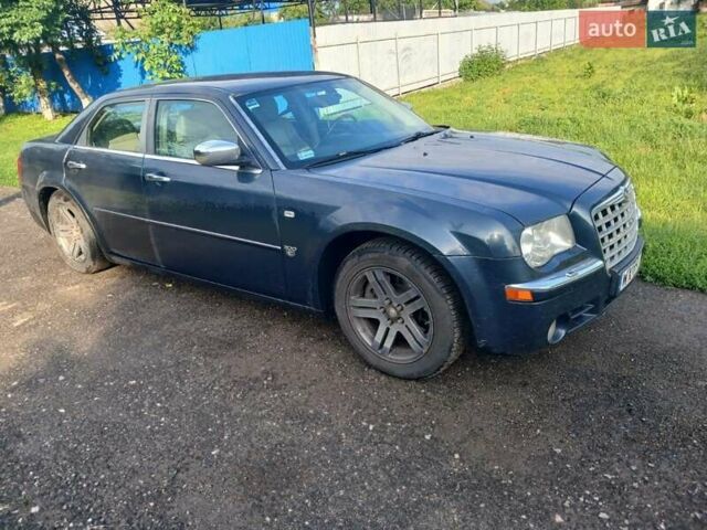 Синий Крайслер 300C, объемом двигателя 3 л и пробегом 398 тыс. км за 6000 $, фото 1 на Automoto.ua