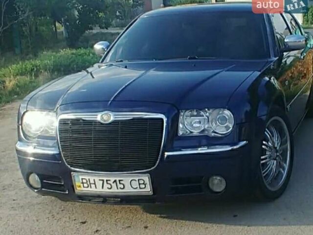 Синий Крайслер 300C, объемом двигателя 2.74 л и пробегом 180 тыс. км за 7500 $, фото 1 на Automoto.ua