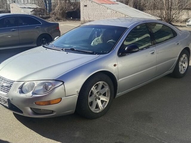 Серый Крайслер 300М, объемом двигателя 3.5 л и пробегом 300 тыс. км за 1503 $, фото 1 на Automoto.ua