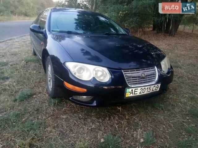 Синий Крайслер 300М, объемом двигателя 2.7 л и пробегом 220 тыс. км за 2500 $, фото 1 на Automoto.ua