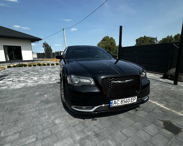 Черный Крайслер 300 S, объемом двигателя 3.6 л и пробегом 160 тыс. км за 12900 $, фото 1 на Automoto.ua