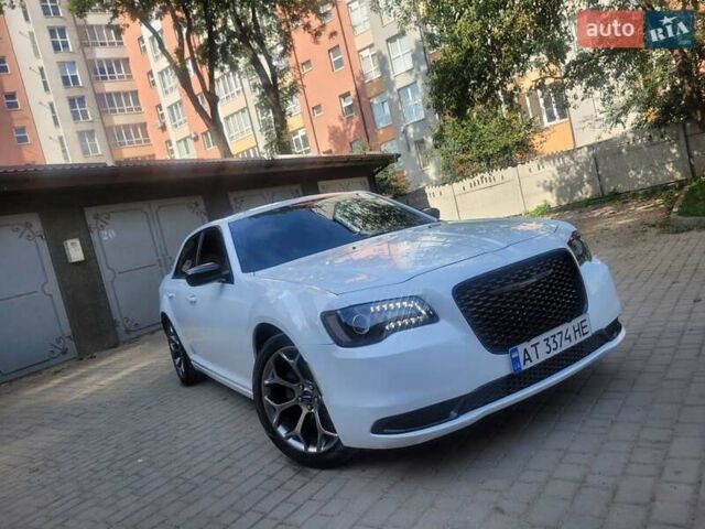 Білий Крайслер 300, об'ємом двигуна 3.6 л та пробігом 95 тис. км за 15500 $, фото 1 на Automoto.ua