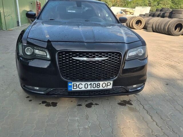 Черный Крайслер 300, объемом двигателя 3.6 л и пробегом 260 тыс. км за 11500 $, фото 1 на Automoto.ua