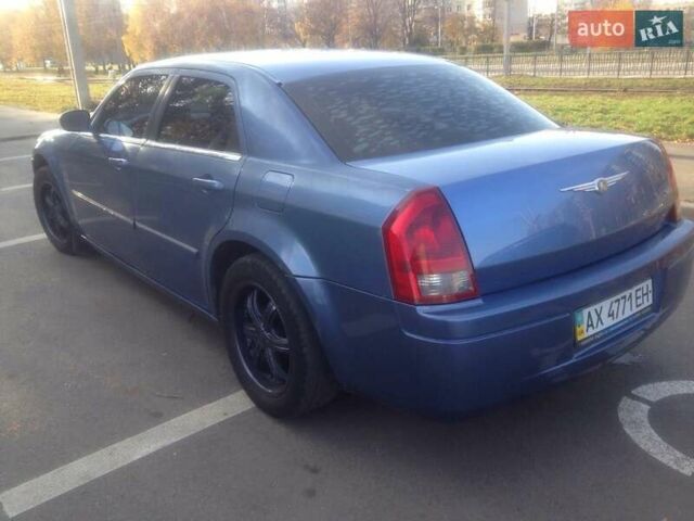 Синій Крайслер 300, об'ємом двигуна 2.7 л та пробігом 216 тис. км за 6000 $, фото 1 на Automoto.ua