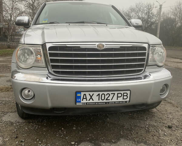 Серый Крайслер Аспен, объемом двигателя 5.65 л и пробегом 273 тыс. км за 11300 $, фото 1 на Automoto.ua