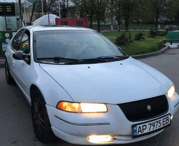 Белый Крайслер Циррус, объемом двигателя 2.5 л и пробегом 200 тыс. км за 1700 $, фото 1 на Automoto.ua