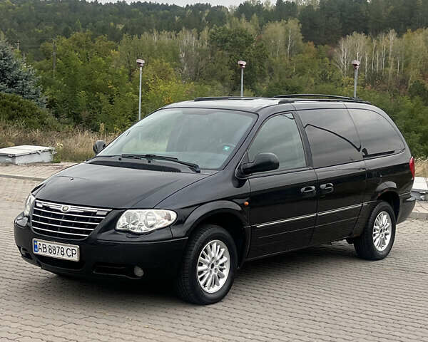 Чорний Крайслер Grand Voyager, об'ємом двигуна 2.8 л та пробігом 281 тис. км за 6399 $, фото 1 на Automoto.ua