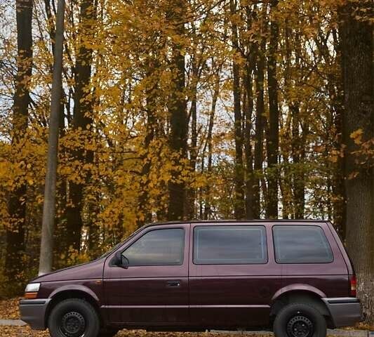 Крайслер Гранд Вояджер 1993 в Виннице на Automoto.ua Красный Крайслер Гранд Вояджер, объемом двигателя 2.5 л и пробегом 260 тыс. км за 3600 $, фото 1 на Automoto.ua