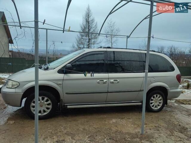 Крайслер Grand Voyager, об'ємом двигуна 2.5 л та пробігом 300 тис. км за 4100 $, фото 1 на Automoto.ua